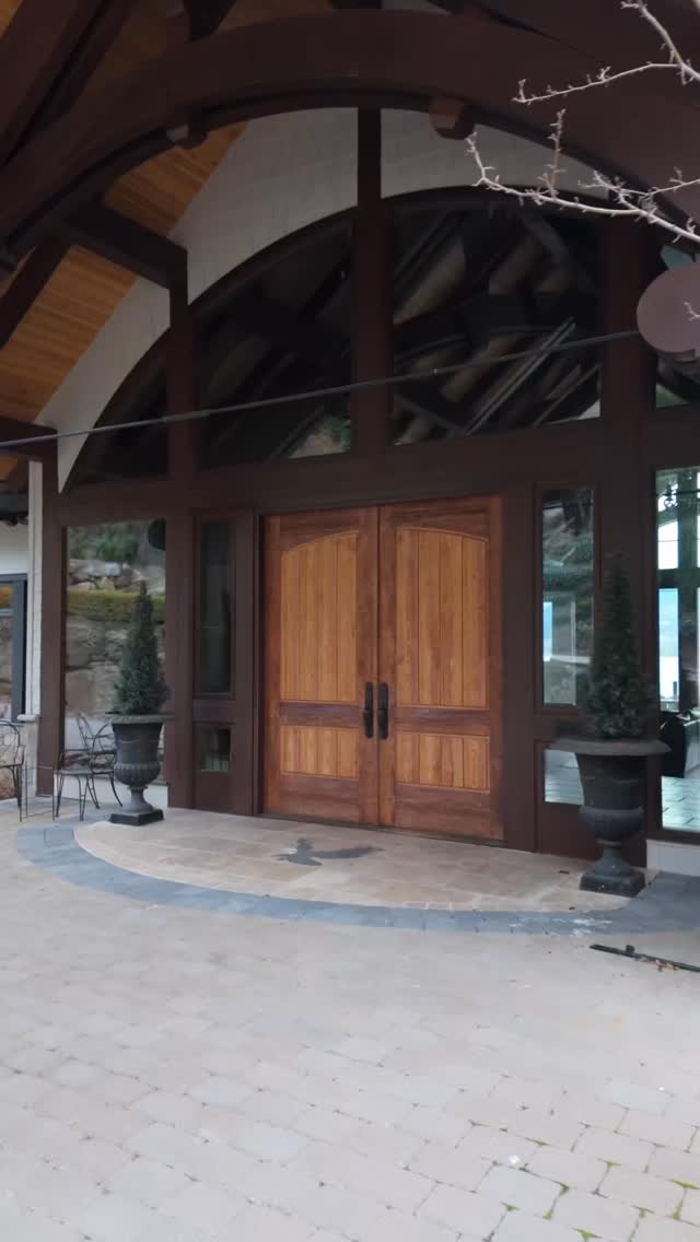 This cabin is powered by a complete Crestron system delivering precision lightin